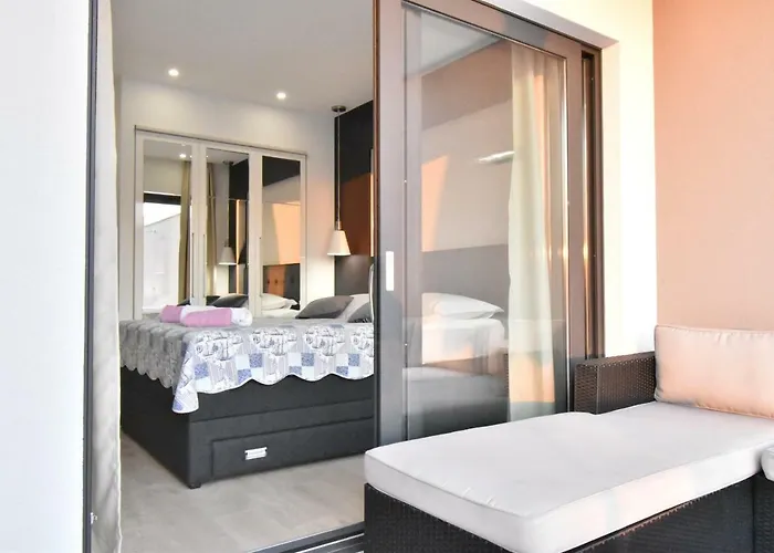 Zoran - * מאקרסקה